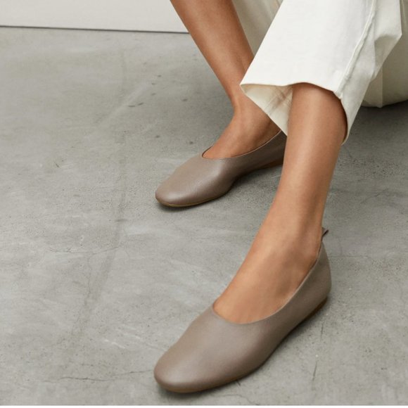 Everlane Shoes - Everlane The Italian Leather Day Glove Flat Mocha